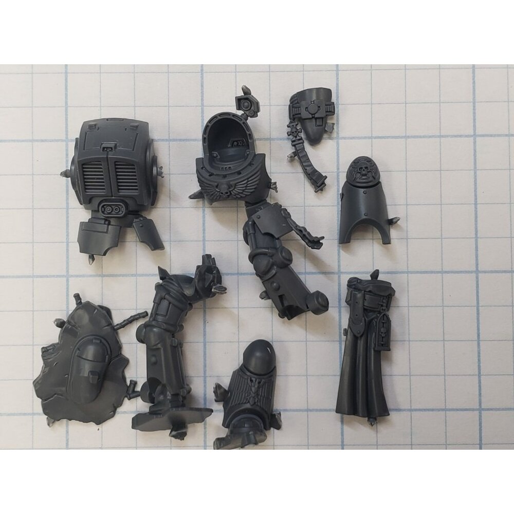 Warhammer 40k Space Marine Bits Terminator Captain Armored Torso Tabard Set #01 - Picture 3 of 7